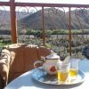 穴場カフェ、壮大なアトラス山脈の景色