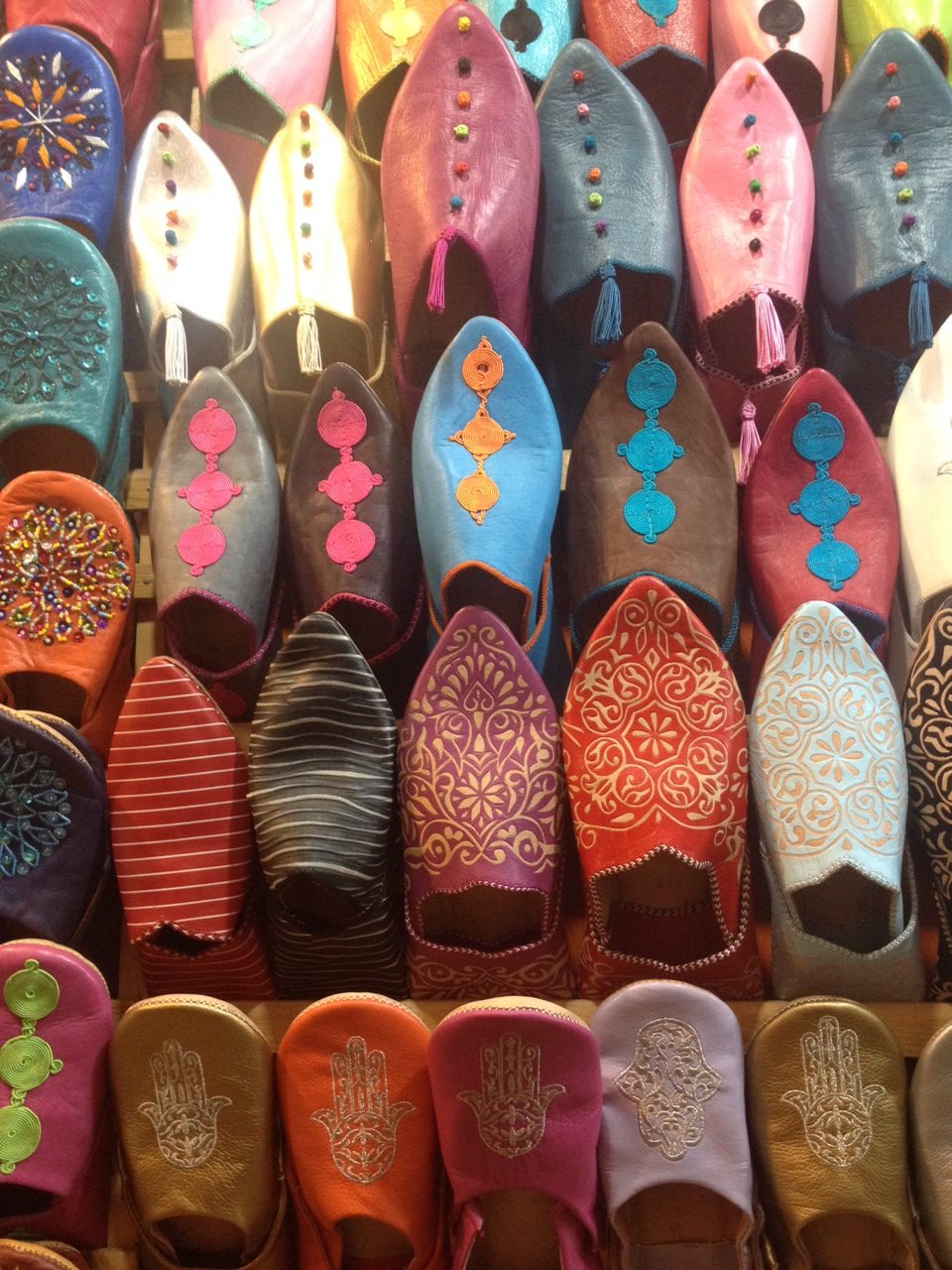 モロッコでバブーシュ スリッパ を買う時の相場 激安バブーシュの秘密は 秘密のモロッコオイルたち Secrets Maroc